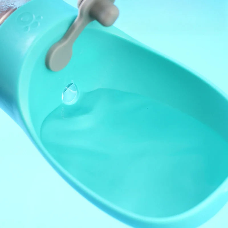 Portable Pet Water Bottle - On-the-Go Travel Dispenser for Dogs & Cats