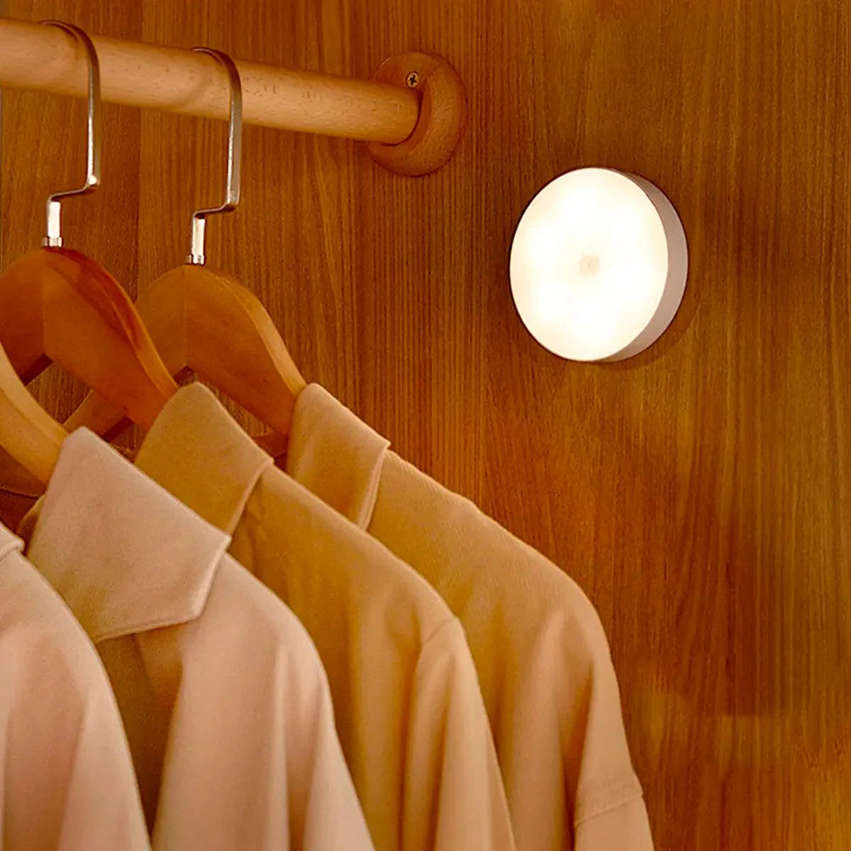 LED Lamp with Presence Sensor